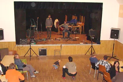 Kýzovo 30:: koncert Filtru a divadlo Krvik Totr v Úněticích